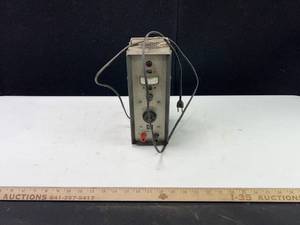 Vintage Benchtop DC Variable Supply