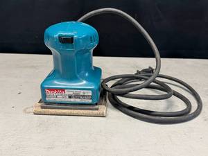 Makita Finishing Sander