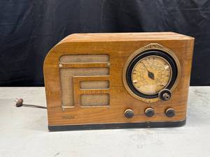 Philco 38-7 Vintage Radio
