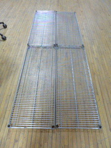 4 Wire Shelves