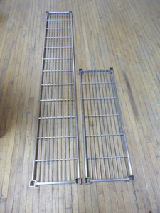 2 Wire Shelves