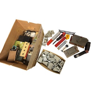 HO Scale Train Set with Santa Fe Locomotive, Steam Engine, Rolling Stock & Accessories