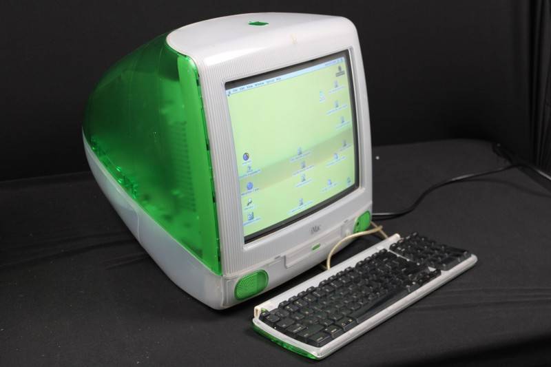 Apple iMac G3 CRT Computer With Keyboard for Sale in Apple Valley