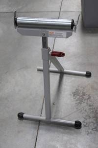 HDX Ball Bearing Roller Stand SKU 483 048