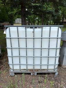 Y - IBC Tote - Plastic Tank in Metal Cage