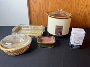 Kitchenware Mixed Lot - Hamilton Beach Simmer-On Cooker, Glass Casseroles & Lids