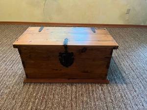 Antique Wooden Blanket Chest With Blankets