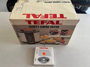 Deep Fryer - Tefal Safety Super Fryer With Charcoal Filter in Orig Pkg