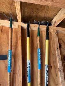 Garden Tools Mixed Lot - Shovels, Rakes & Snow Pusher