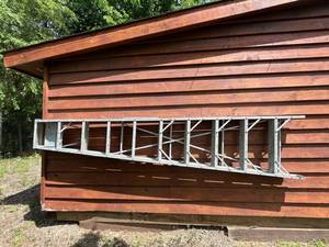 Extension Ladder - Crestline Aluminum