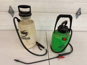 Garden Sprayers - Lesco 032573 & Roundup Herbicide Sprayers (Lot of 2) - no contents