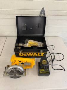 Cordless Circular Saw Kit - DeWalt DW935 With DW9091 Battery, Charger & Case
