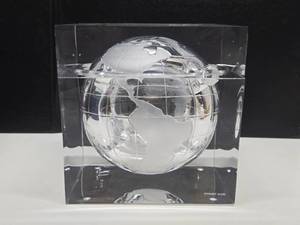 New in Box Planet Earth LuciteAcrylic World Globe Ice Bucket