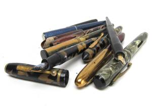 Estate Lot of Vintage Fountain Pens