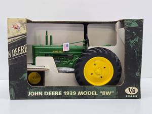 Diecast Metal JOHN DEERE 1939 Model BW Tractor - Mint in Box