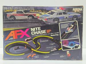 Vintage AFX Nite Chase Slot Car Set wCars