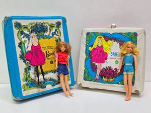 Vintage Barbies Friends Dolls wOutfits Cases &amp Accessories