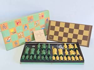 Vintage 1960s Mandarin Chess Set wOriginal Box