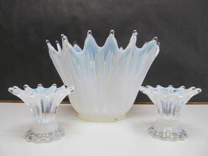 Beautiful Vintage White Opalescent Fostoria Heirloom Centerpiece Bowl &amp 2 Vases