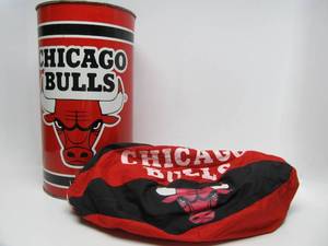 Retro Vintage 90s Michael Jordan  Chicago Bulls Metal Trash Can &amp Large Inflatable Display Ball