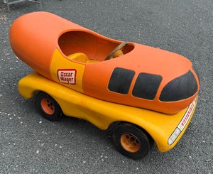 Awesome Original Retro 90s Oscar Meyer WIENERMOBILE Pedal Car