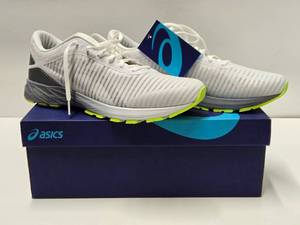 Brand new ASICS Mens Running Shoes - Size 11.5