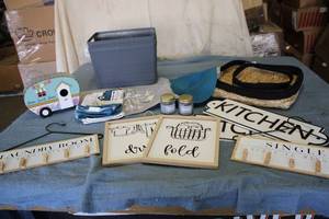 Box of Home decor wall hangings, st...