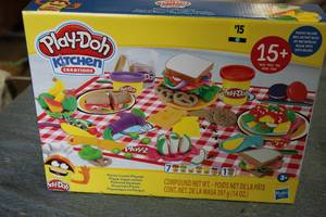 Play-Doh Kitchen Set...