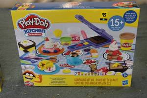 Play-Doh Kitchen Set...