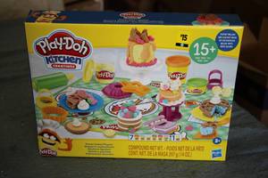 Play-Doh Kitchen Set...