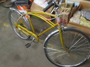 Vintage curve framed Courier 3 bike...