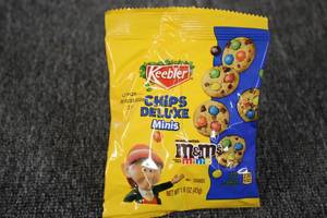 12 Snack bags of chips deluxe mini ...