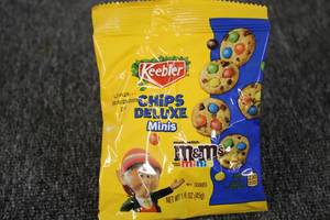 12 Snack bags of chips deluxe mini ...