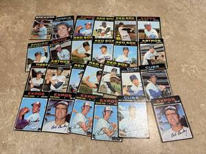 1971 Topps Vintage Baseball Cards, Mostly Poor Condition Lot