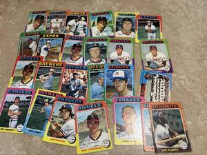 1975 Topps Vintage Baseball Cards, Mostly Poor Condition Lot