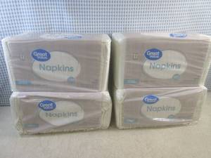 (A-1) 4 - 500-Count Napkins...