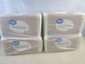 (CS) 4 - 500-Count Napkins...