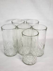 Set of Diamond Pattern Glass Tumblers