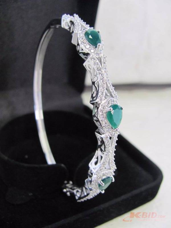 Crystal Studded Green Emerald Bangle