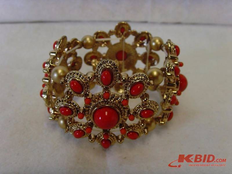 Fashionable Gold Tone Bangle
