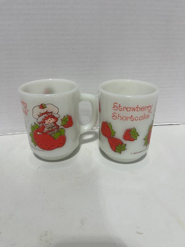 Two 1980 Vintage Anchor Hocking Strawberry Shortcake Coffee Mugs for Sale  in Annandale, MN | Online Auction | K-BID