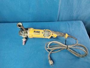 DEWALT DWP849X 79-inch variable speed polisher with a  3M Perfect-It Quick Connect Adapter,