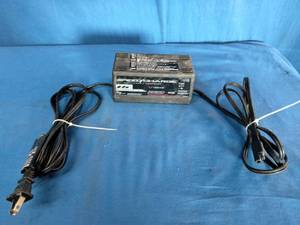 Schumacher SEM-1562A-CA 1.5 Amp Speed Charge Battery Maintainer, designed for both 6V and 12V batteries.