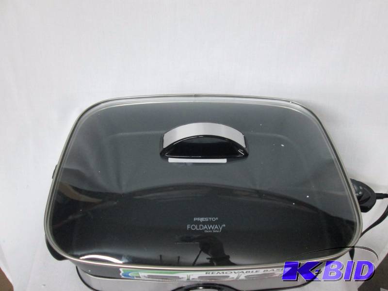 lot 26 image: Presto 16 Electric Foldaway Skillet