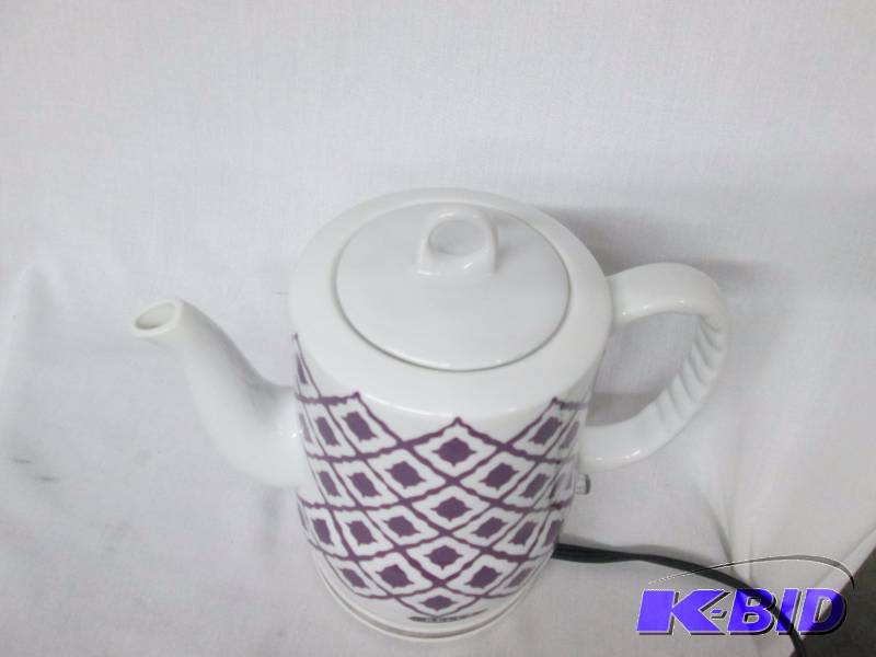 lot 28 image: Bella IKAT Ceramic Kettle