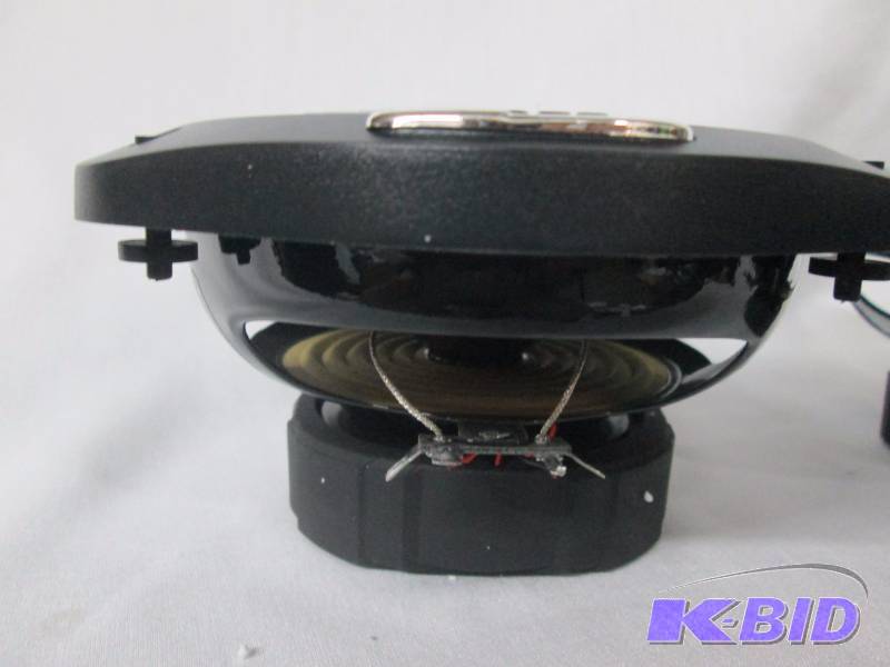 lot 14 image: Boss Phantom 6 x 9 3-Way Speaker Pair
