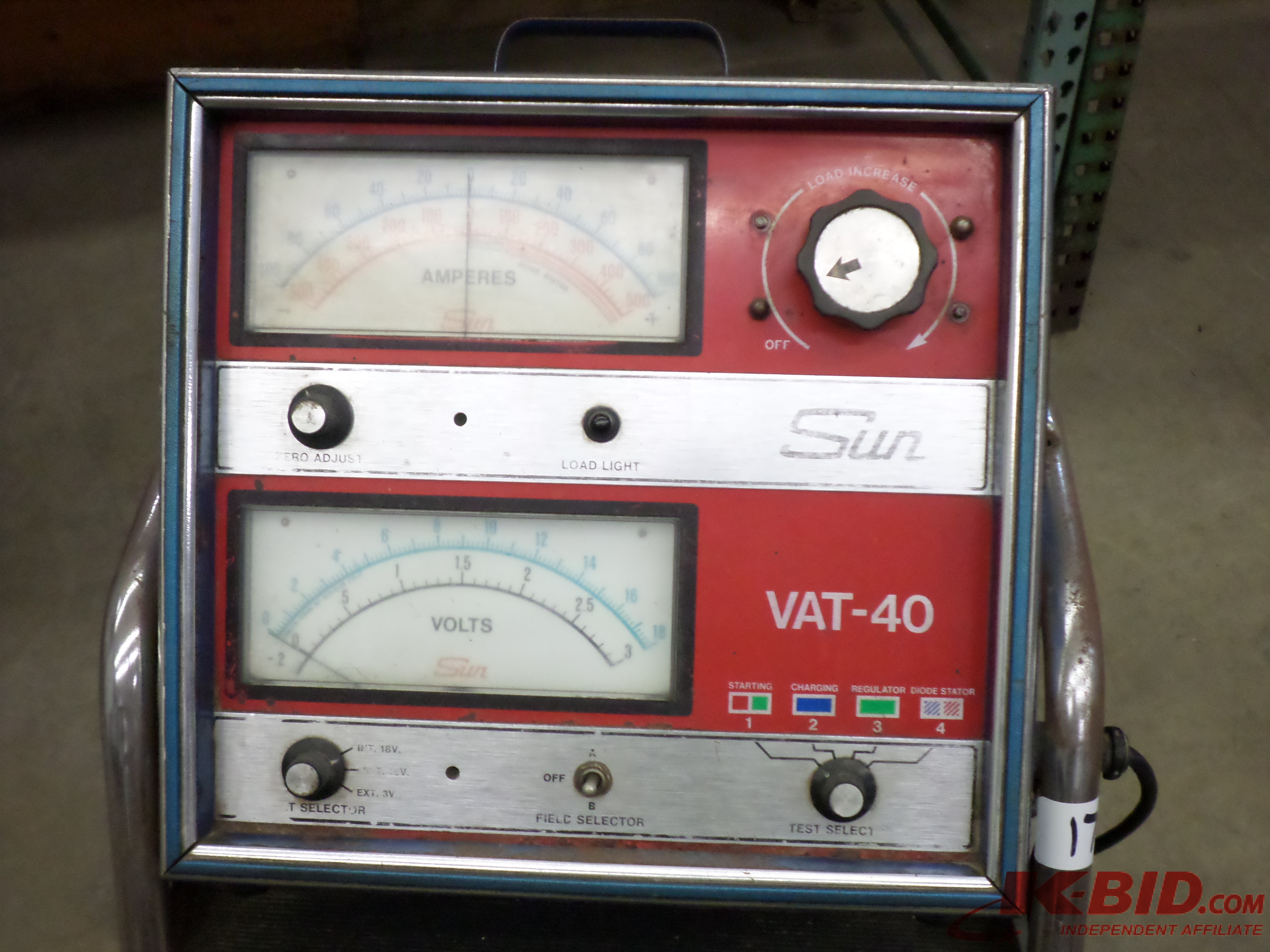 lot 17 image: Sun VAT-40 VoltAmperes Tester Unit...