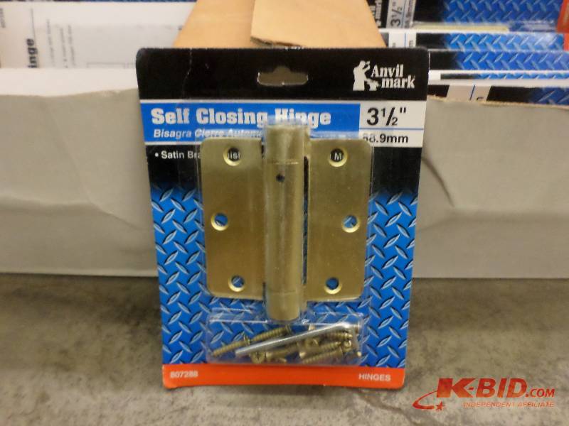 lot 31 image: (37) New 3.5 Self-Closing Hinges ...