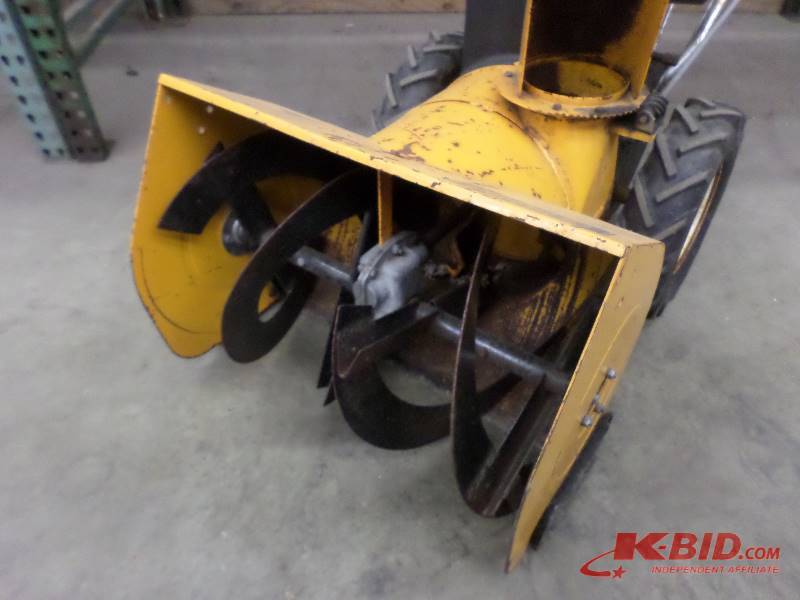 lot 46 image: SnowFlite 826 Two-Stage Snowblower...