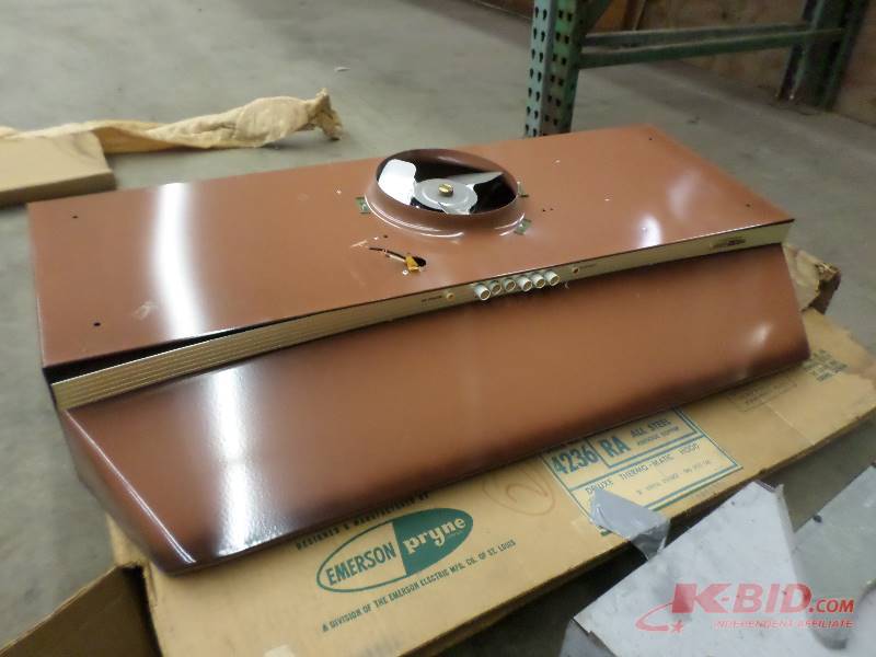 lot 66 image: (1) GE 2-Speed Fan & (1) Emerson Va...